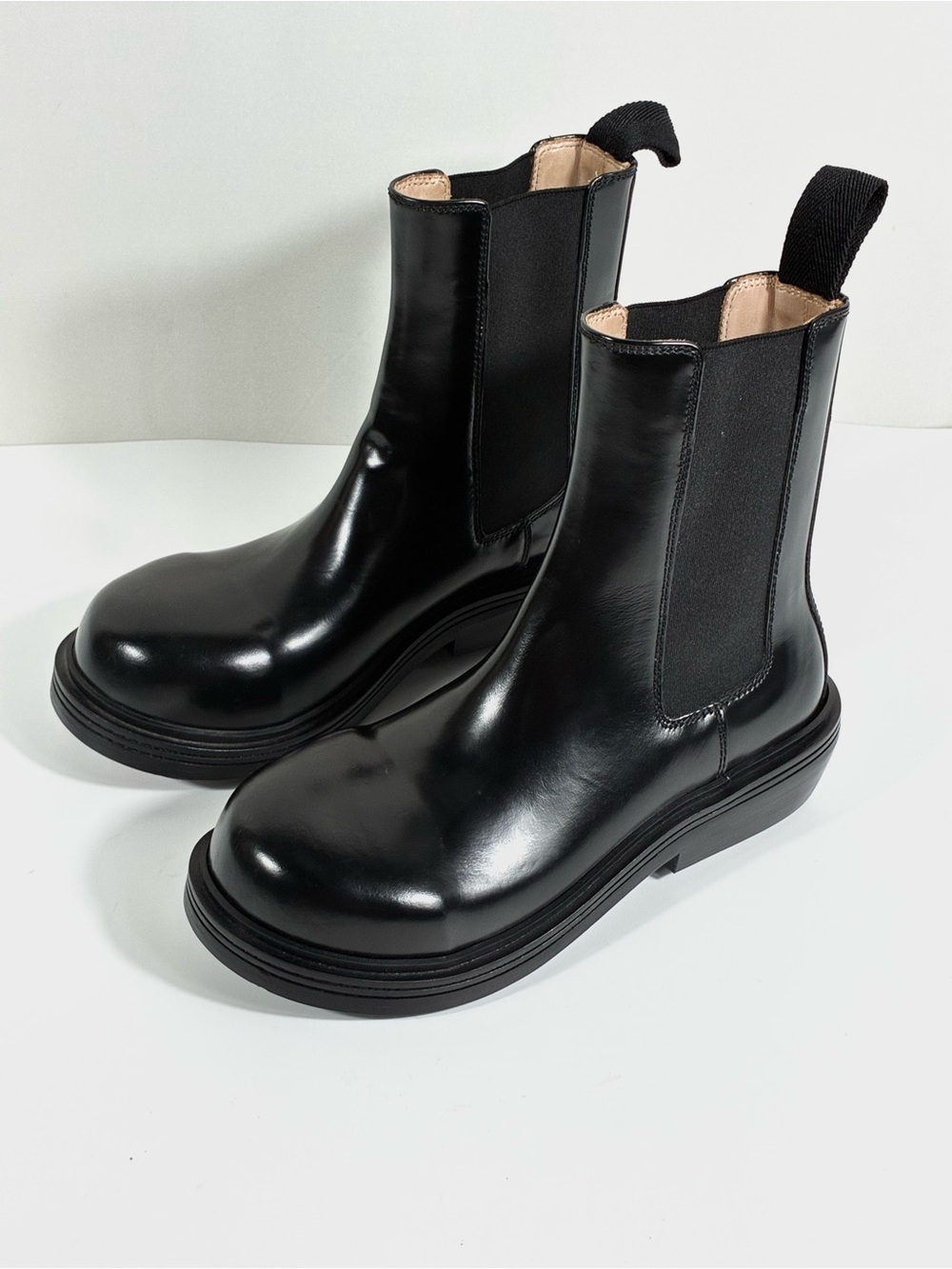 Bottega Veneta Round Toe Chelsea Fireman Ankle Boots 37 EU 7 US Black NEW